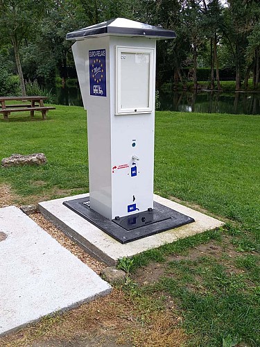 Aire de services et de stationnement pour camping-cars aux Roches L'Evêque