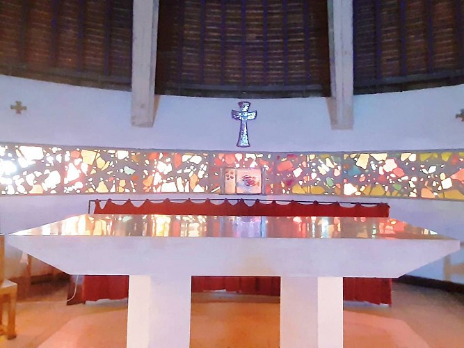 Chapelle-de-la-Breche-Hermanville-Autel