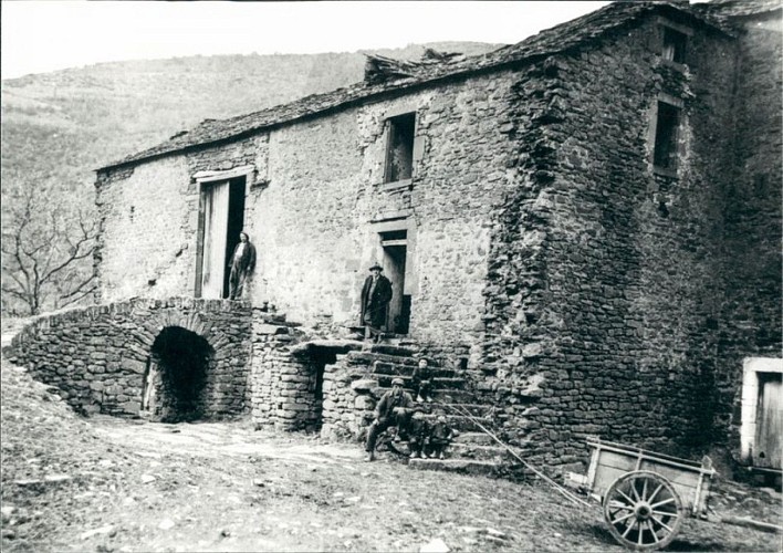 Vestige du château de Prohencoux en 1930