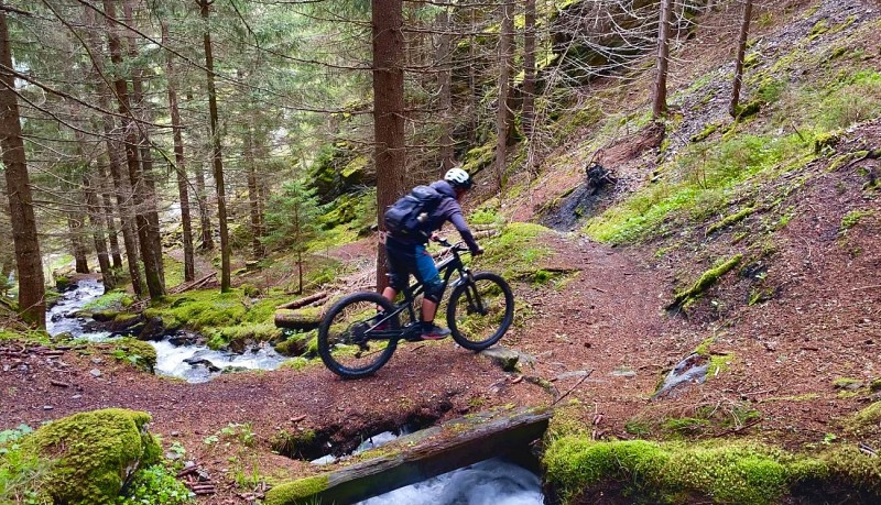 Ecole VTT descente & enduro / VTT électrique - Bicycles Concept