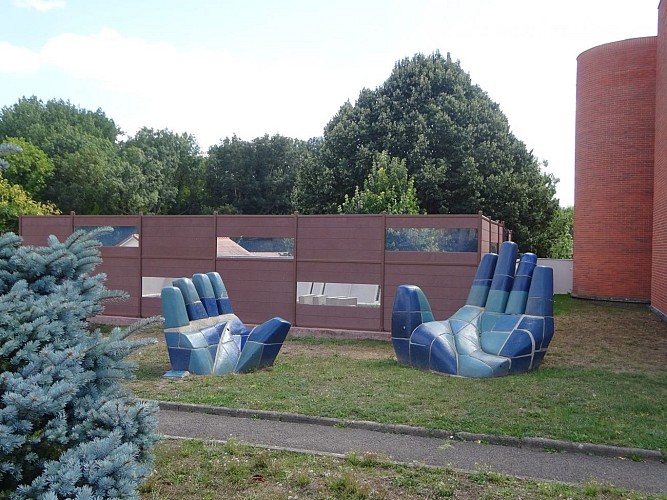 Villepreux, "les mains"