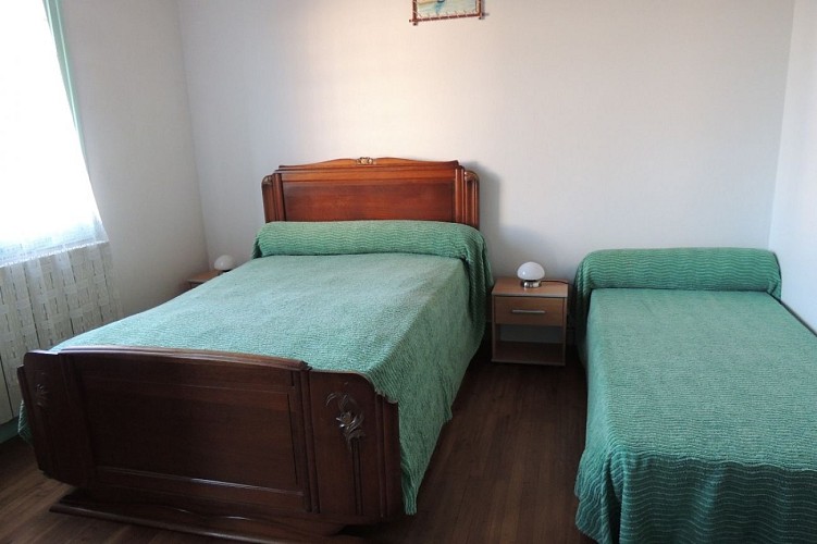 MAISON PROCHE DE L'EMBARCADÈRE DE L'ILE DE RÉ À LA TRANCHE SUR MER.