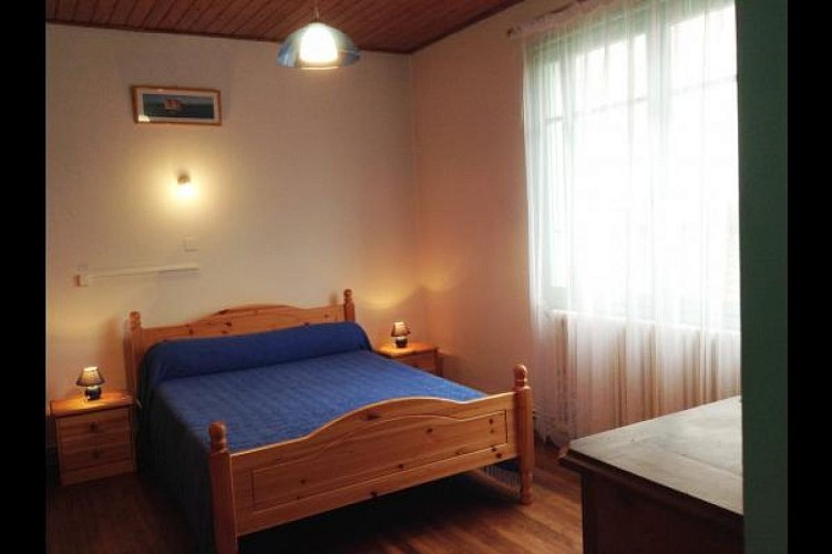 MAISON PROCHE DE L'EMBARCADÈRE DE L'ILE DE RÉ À LA TRANCHE SUR MER.