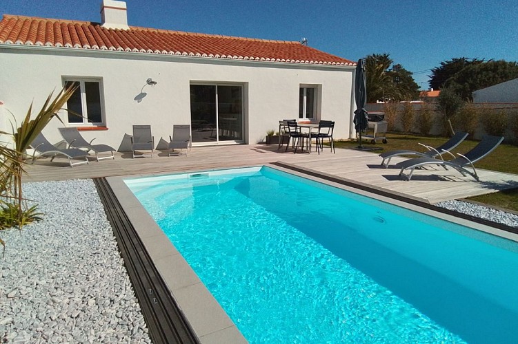 Maison de vacances à La Guérinière avec SPA intérieur. NOUVEAU ! Piscine privée.