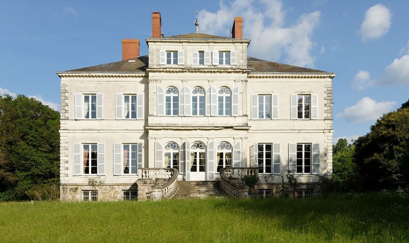 CHÂTEAU DU HALLAY - CHAMBRE ROYALE