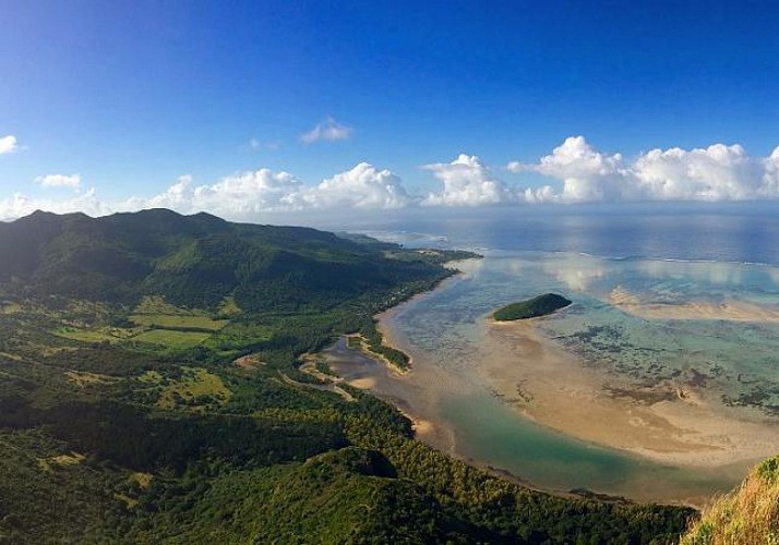 Randonnée guidée jusqu'au sommet du Morne Brabant à l’île Maurice