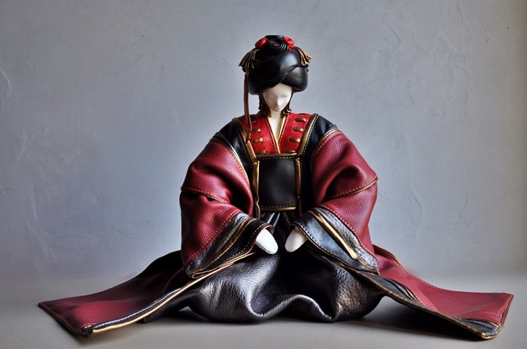 Sculptures cuir_Annie Delemarle_geisharouge