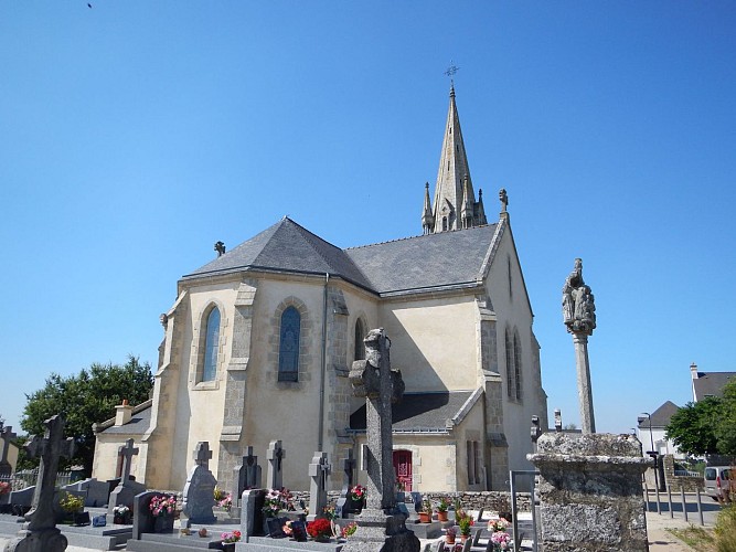 Locqueltas, Calvaire et Eglise St Gildas