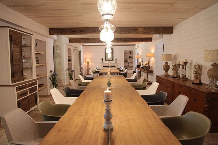 salle a manger Clos des charmes gîte grande capacité Dordogne Périgord 