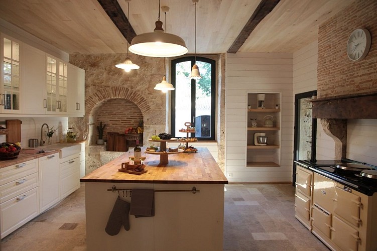 cuisine équipée Clos des charmes gîte grande capacité Dordogne Périgord 