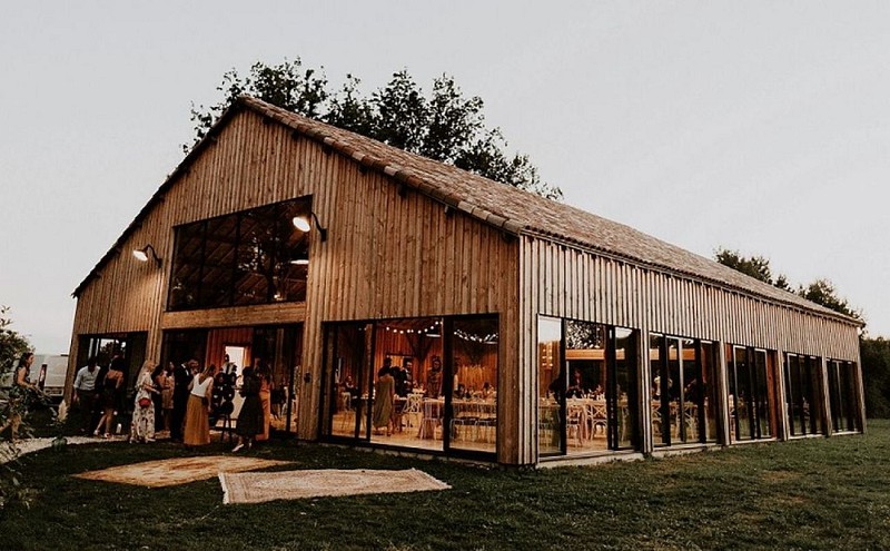 salle de réception Clos des charmes gîte grande capacité Dordogne Périgord 