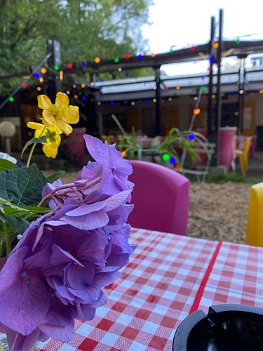 GUINGUETTE LA RIVIERE AUX PAPILLONS