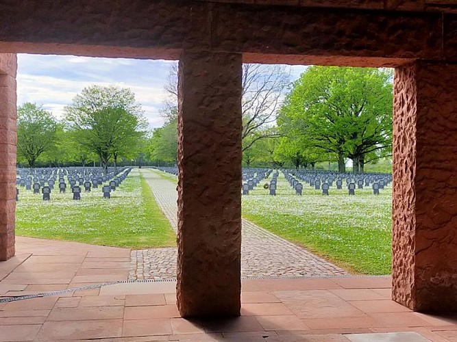 CIMETIÈRE MILITAIRE ALLEMAND D'ANDILLY