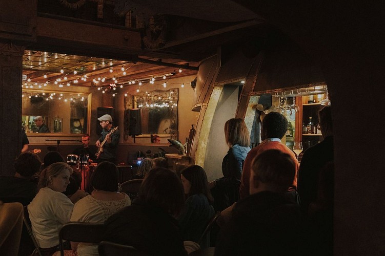 groupedeloin-prohibido-jazz-club-biarritz