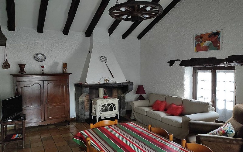 Location Harlouchet- Salle à manger- Bussunaritz