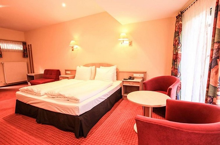 Burg reuland hotel val de l our 02 c hotel val de l our