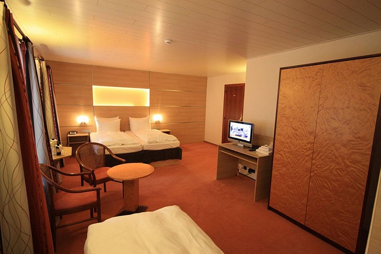 Burg reuland hotel val de l our 01 c hotel val de l our 1