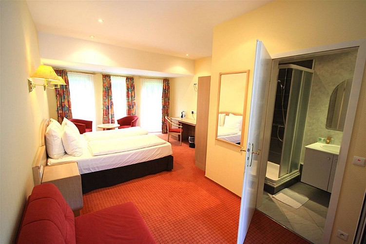 Burg reuland hotel val de l our 01 c hotel val de l our 2