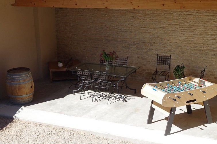 Coin extérieur avec baby-foot