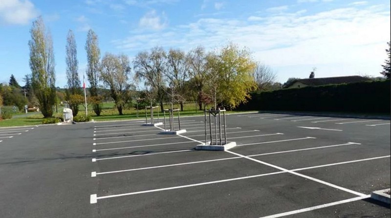 Salle St Martin l'astier parking 2