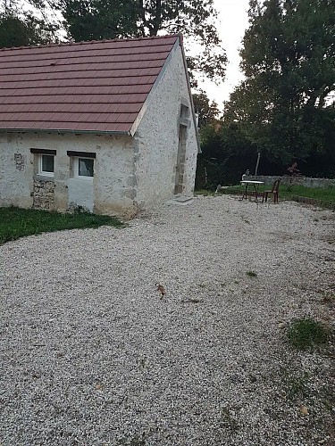 BONNY SUR LOIRE - mini gite - façade