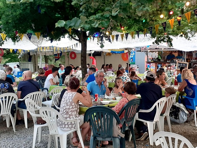 La Guinguette de Trébas au bord de l'eau Tarn