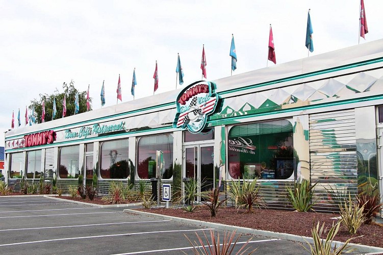 tommys-diner-exterieur-1