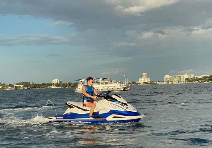 Tour en jet-ski (avec petit tour en bateau inclus) dans la baie de Biscayne - Miami