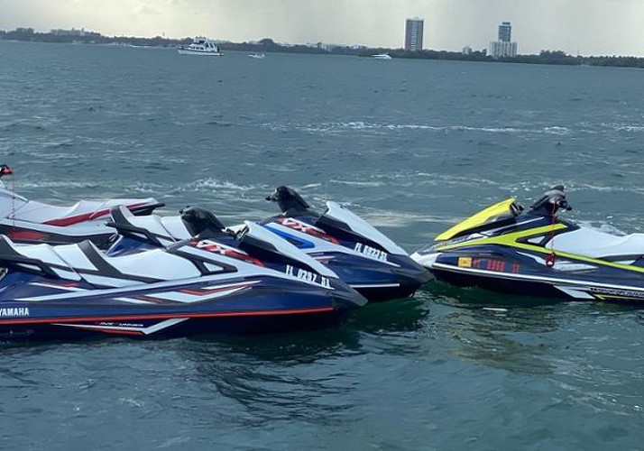 Tour en jet-ski (avec petit tour en bateau inclus) dans la baie de Biscayne - Miami