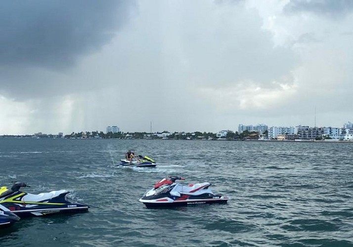 Tour en jet-ski (avec petit tour en bateau inclus) dans la baie de Biscayne - Miami