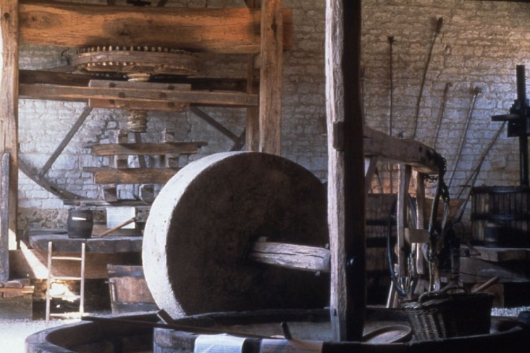 Eaux-Puiseaux: Musée du cidre