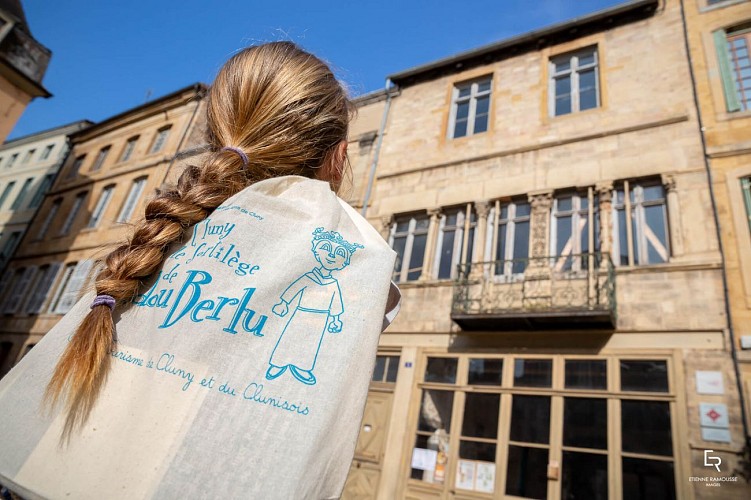 Cluny Sud Bourgogne – Famille PidouBerlu