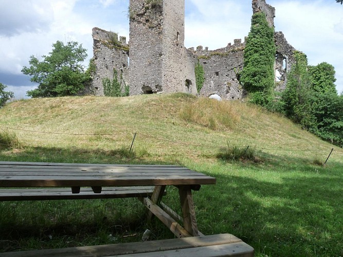 LA BÂTISSE DU DONJON