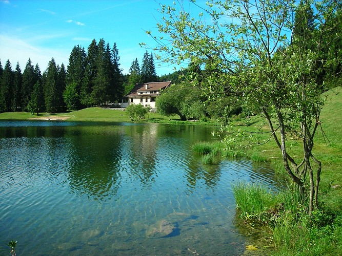 Lac Genin service area for caper vans