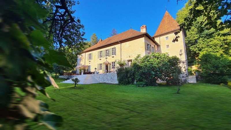 Chambres d'hôtes Le domaine du Très-haut au Château de Montanges