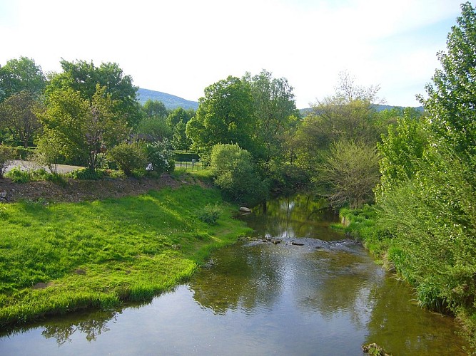 Städtischer Campingplatz in Nivigne-et-Suran