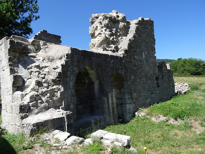 Vestiges de l'abbaye de Clausonne