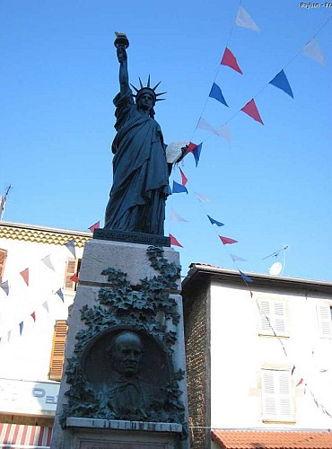 Statue de la Liberté et Monument St Romme