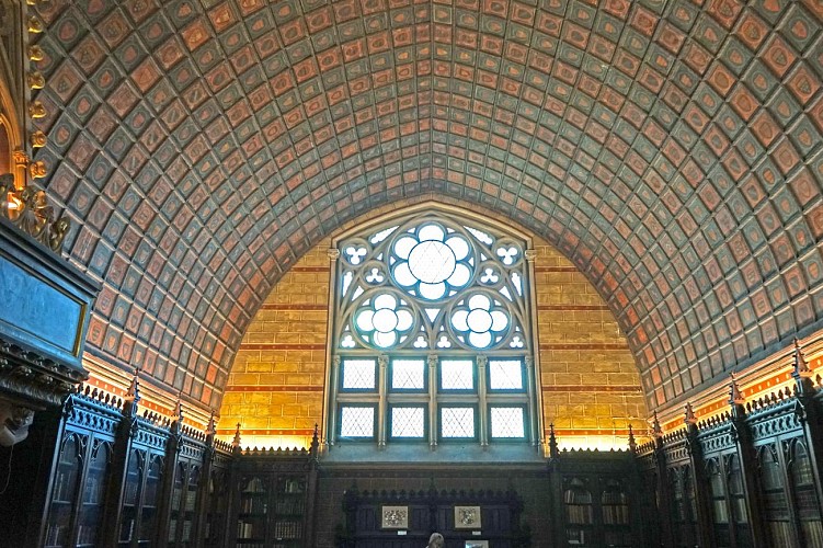 Sala heráldica de la Diana y su museo arqueológico