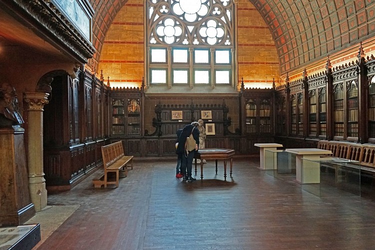 Sala heráldica de la Diana y su museo arqueológico