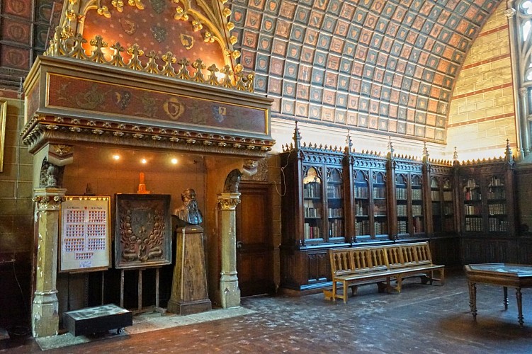 Sala heráldica de la Diana y su museo arqueológico