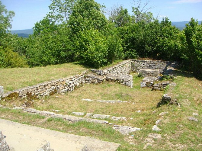 Vestiges de l’Eglise de St Julien