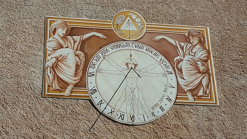 Sundial in Le Poët