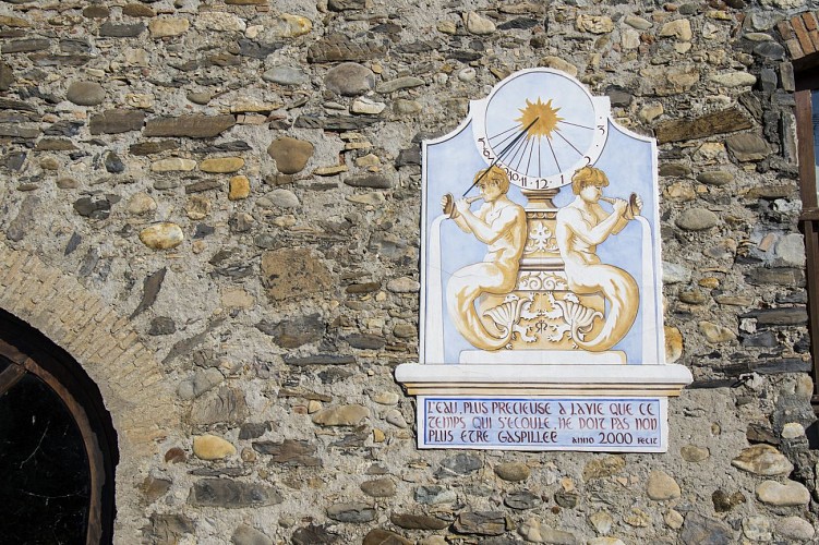 Sundial in Eyguians