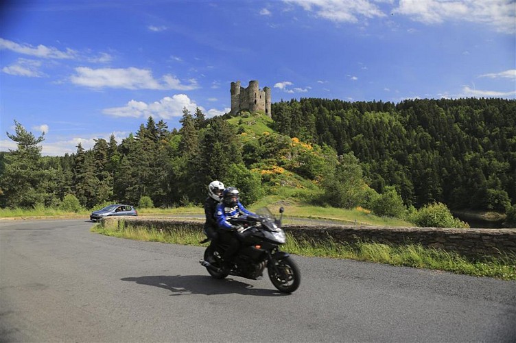 Alleuze and its Castle