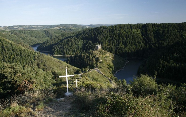 Site et château d'Alleuze