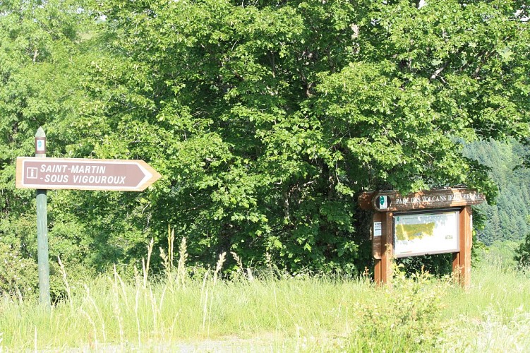 Site de Saint-Martin-Sous-Vigouroux - point de vue