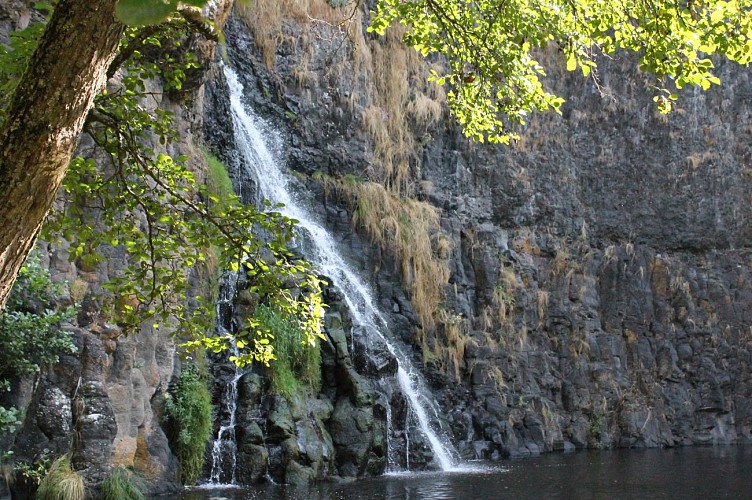 Waterfall and Castle of Sailhant