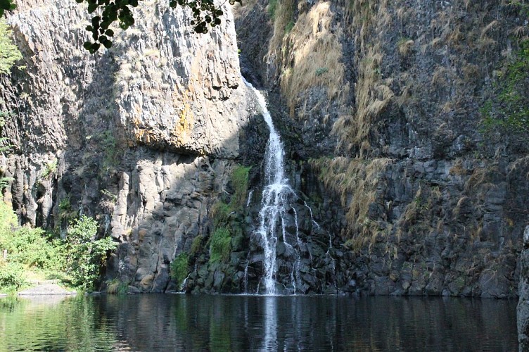 Waterfall and Castle of Sailhant