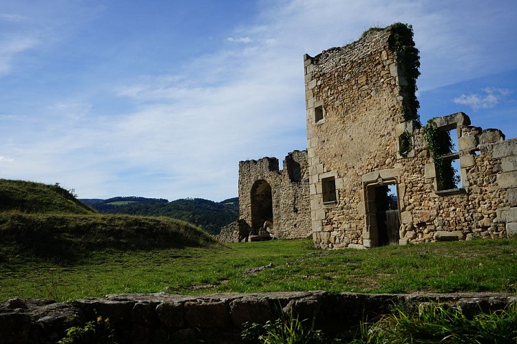 Festung und Kapelle von Couzan